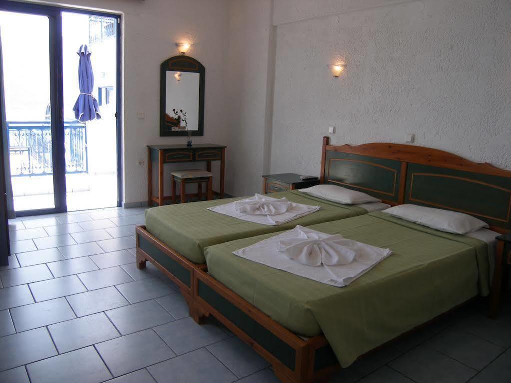 Marina Studios Tílos Esterno foto